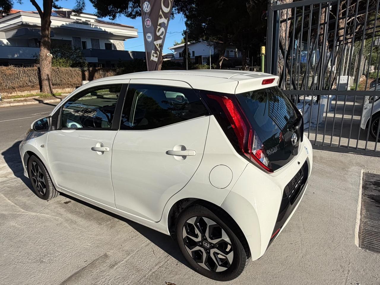 Toyota Aygo 1.0 VVT-i 69 CV 5 porte x-clusiv