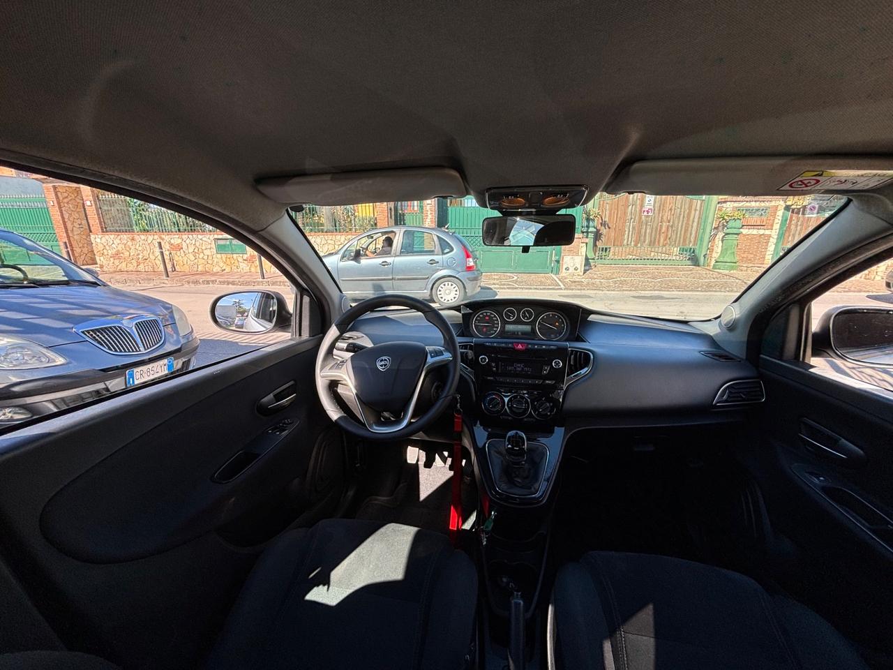 Lancia Ypsilon 0.9 TwinAir 85 CV 5 porte S&S Gold