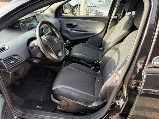 LANCIA Ypsilon 0.9 TwinAir 85 CV porte Metano Silver OK NEOPATEN