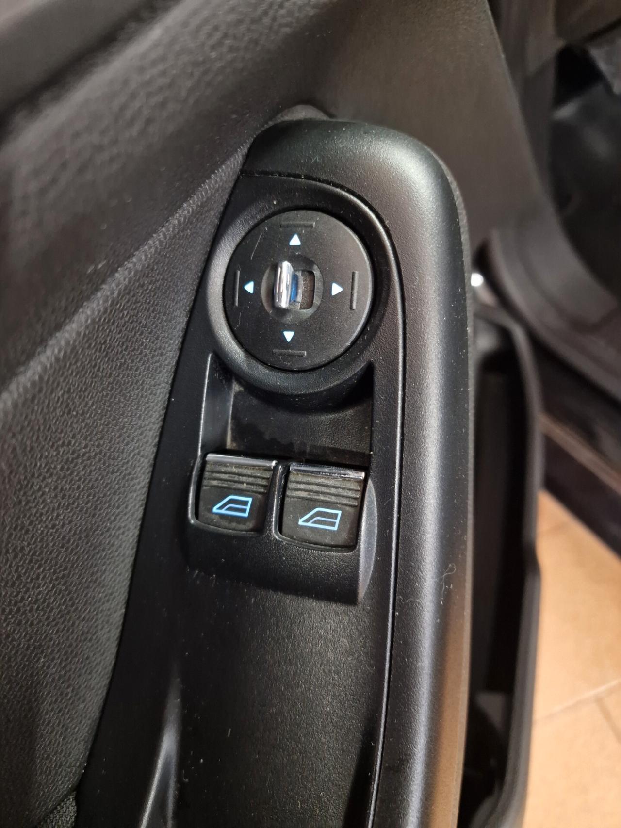 Ford Fiesta 1.5 TDCi 75CV 5 porte Titanium