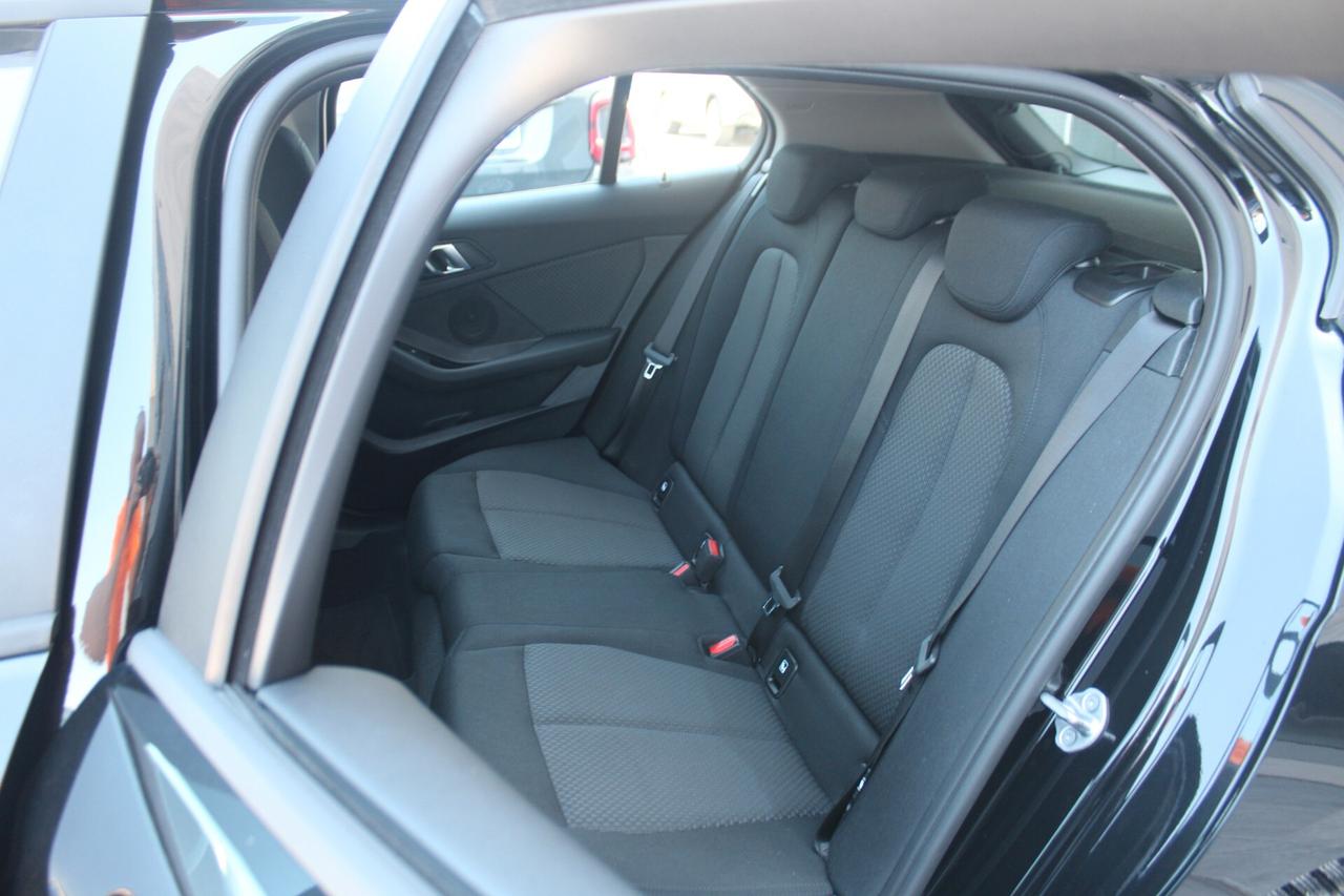Bmw 120 120d 5p. Business Advantage
