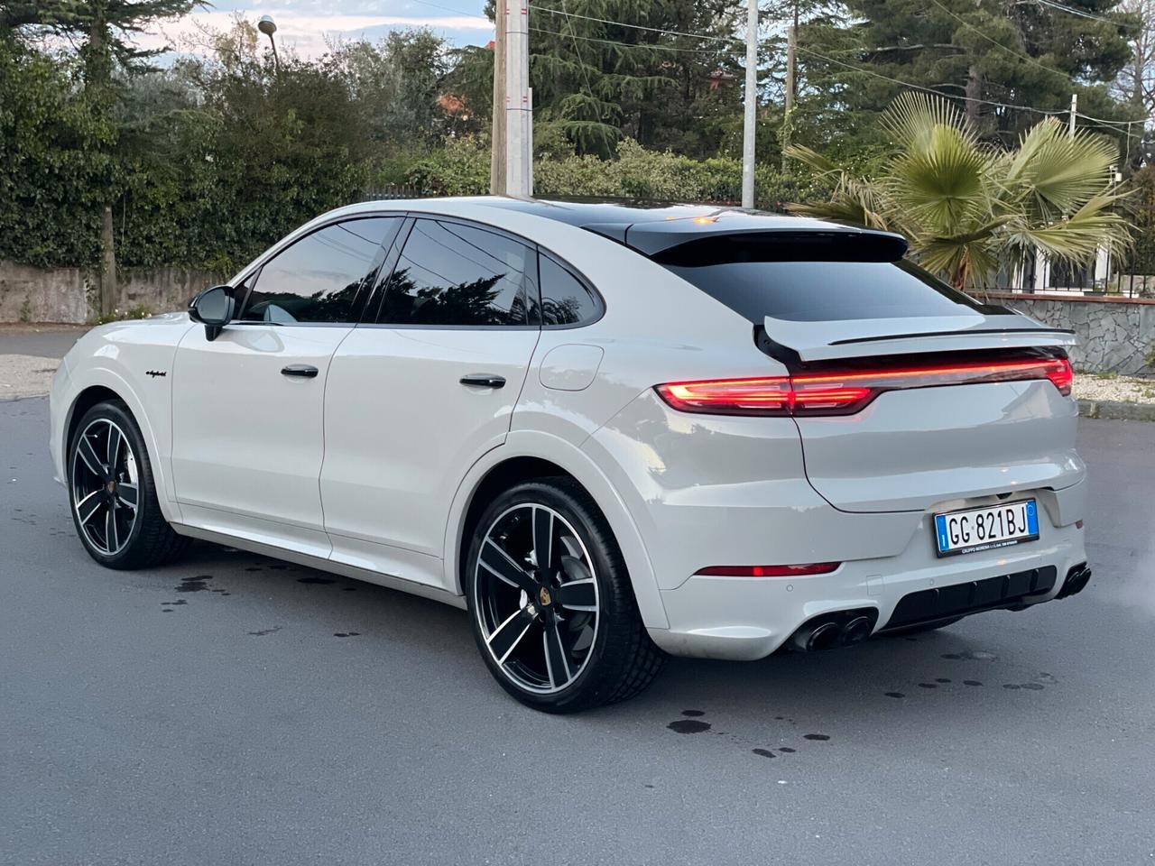 Porsche Cayenne Coupé 3.0 V6 E-Hybrid GTS