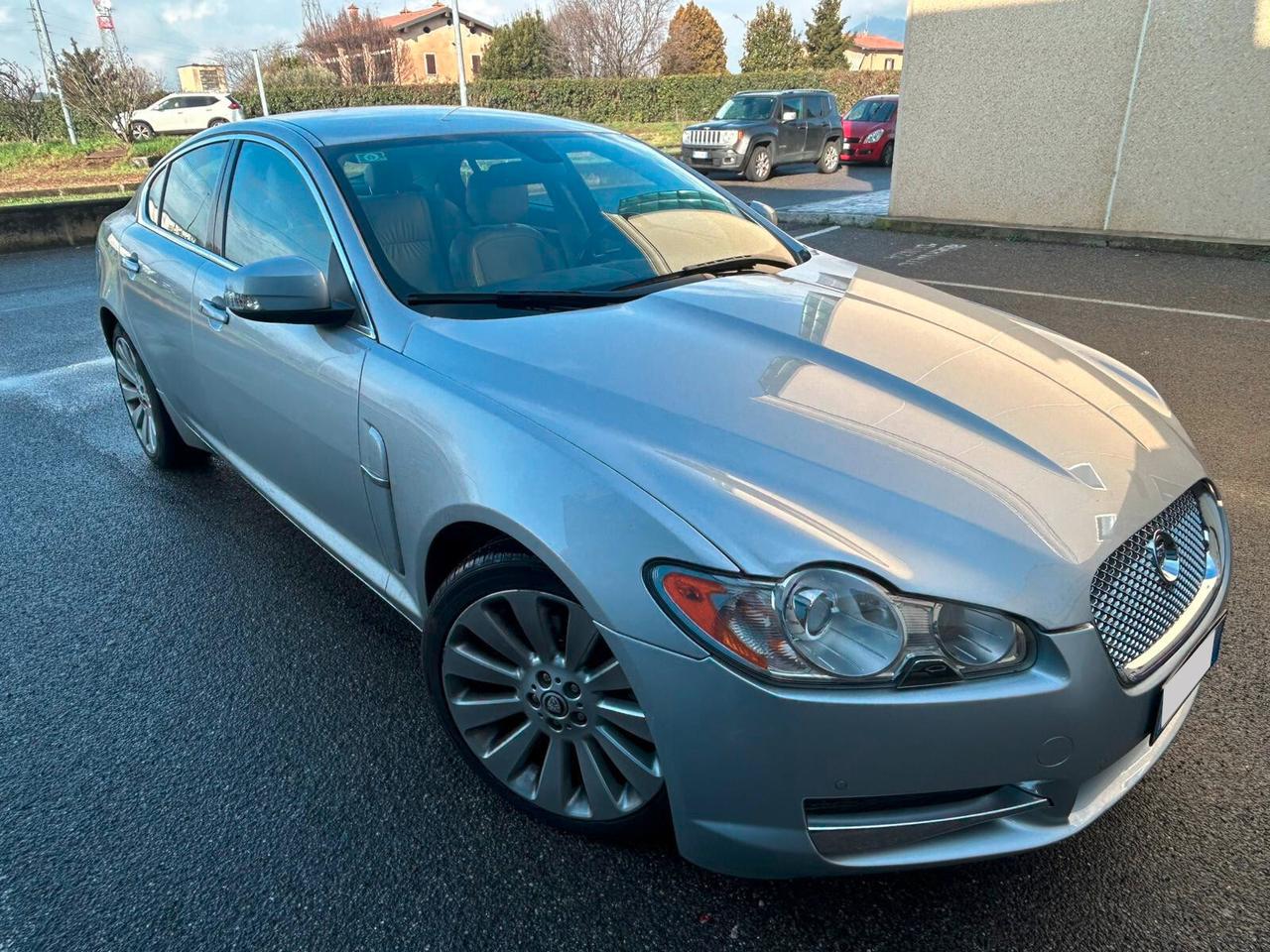 Jaguar XF 2.7d Luxury auto