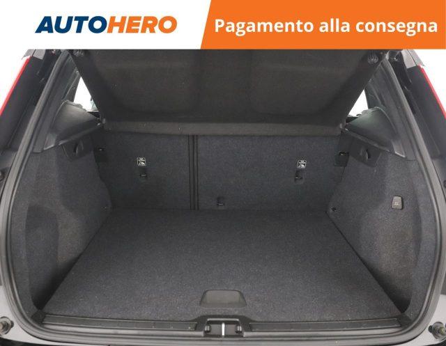 VOLVO XC40 T2 Geartronic Momentum Core