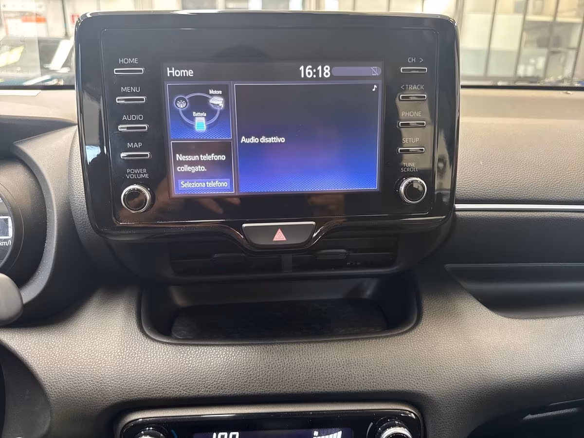 TOYOTA Yaris 4ª serie - Yaris 1.5 Hybrid 5 porte Trend