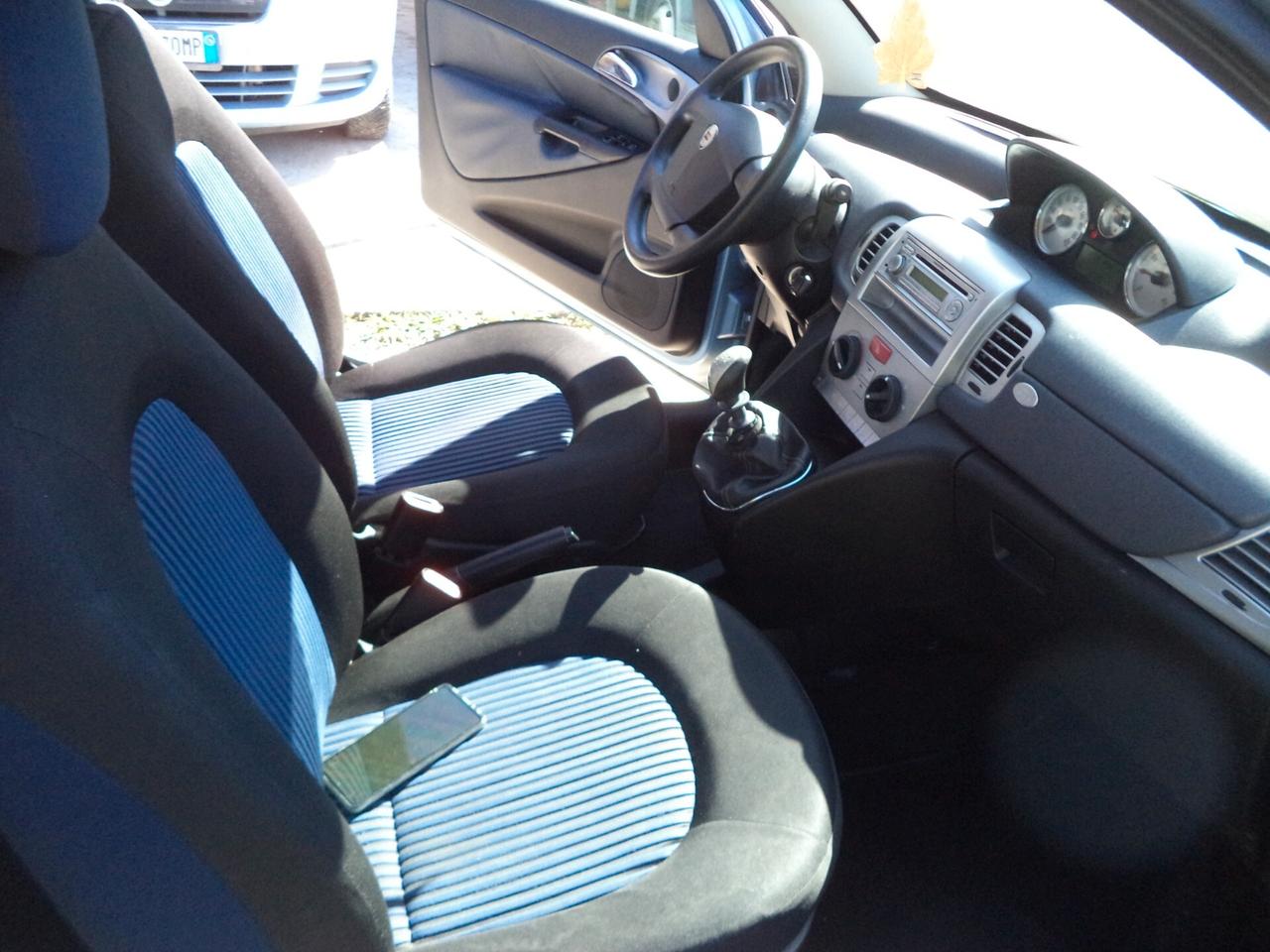 Lancia Ypsilon 1.2 Oro Plus OK NEOPATENTATI SOLO 69000 KM NO FUMATORE