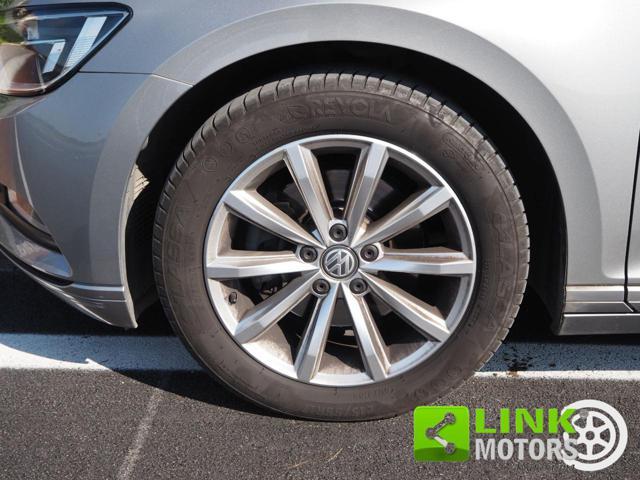 VOLKSWAGEN Passat Variant 2.0 TDI DSG Executive BlueMotion Tech.