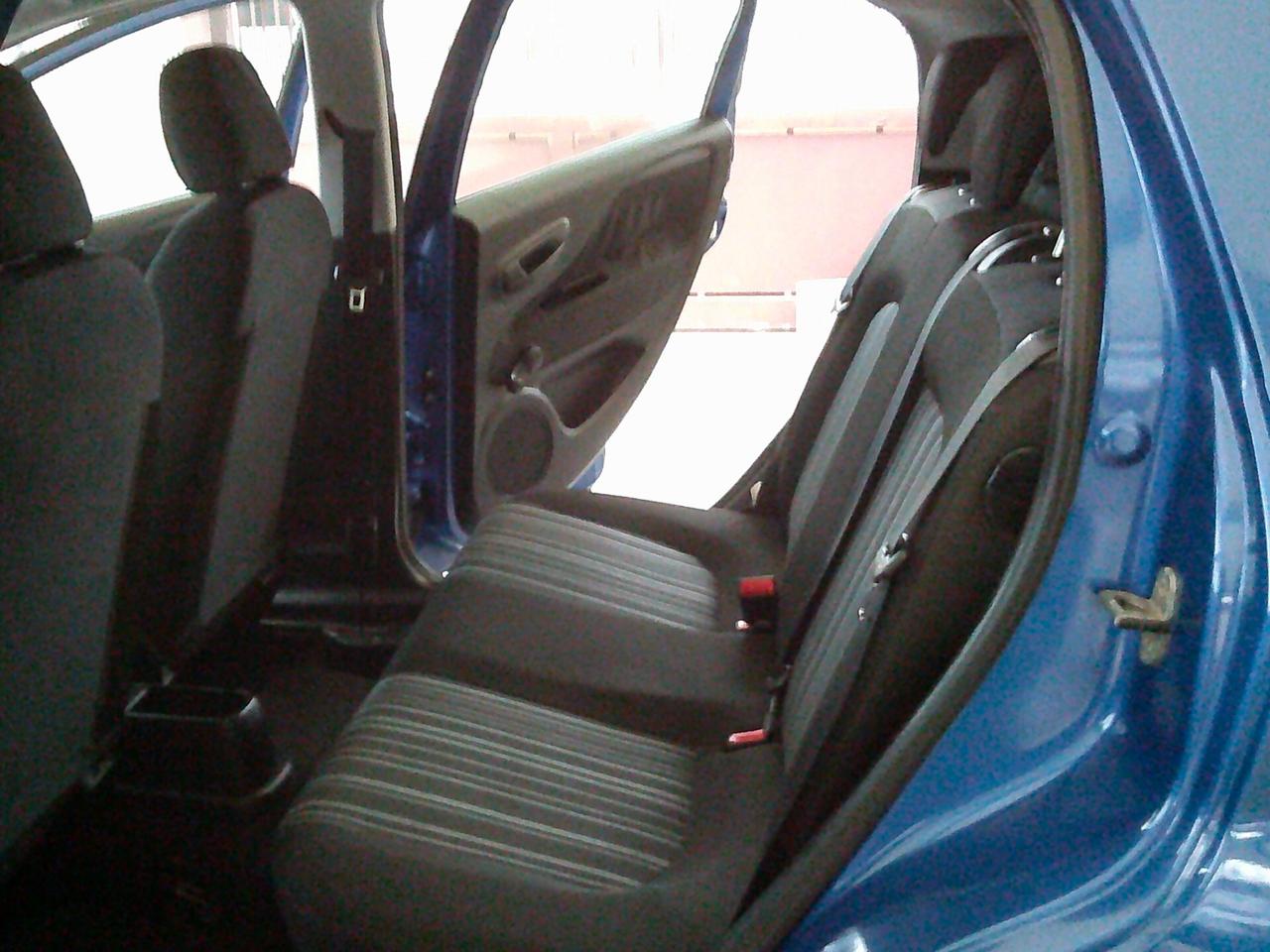 Fiat Punto Evo 1.4 5 porte Emotion Natural Power 11