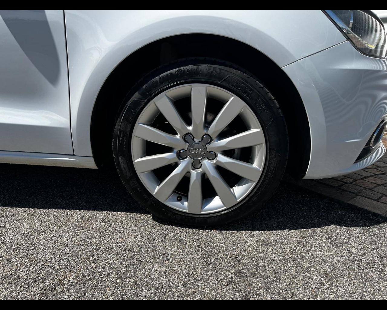 AUDI A1 SPORTBACK 1.6 TDI S-TRONIC AMBITION