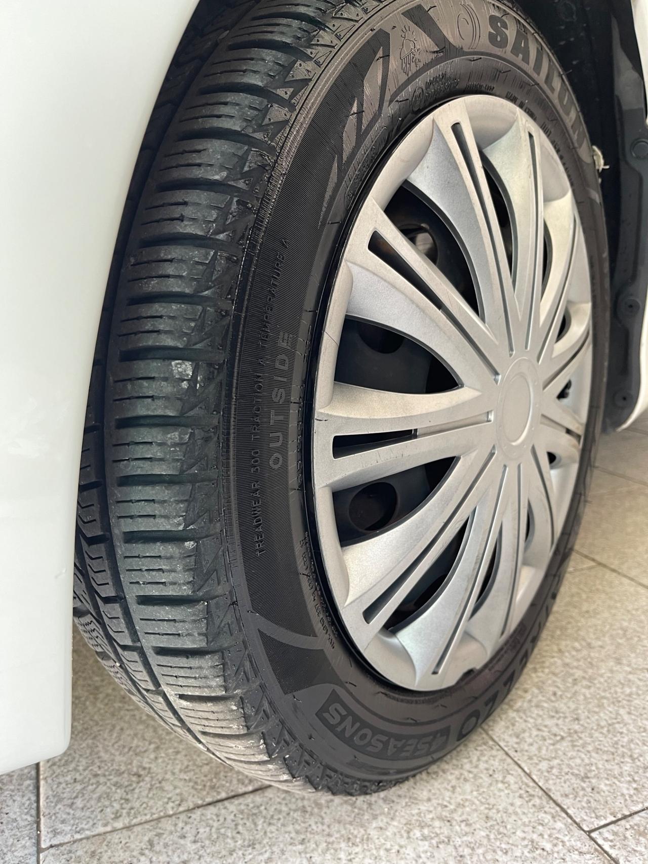 Toyota Aygo 1.0 12V VVT-i 5 porte Now Connect