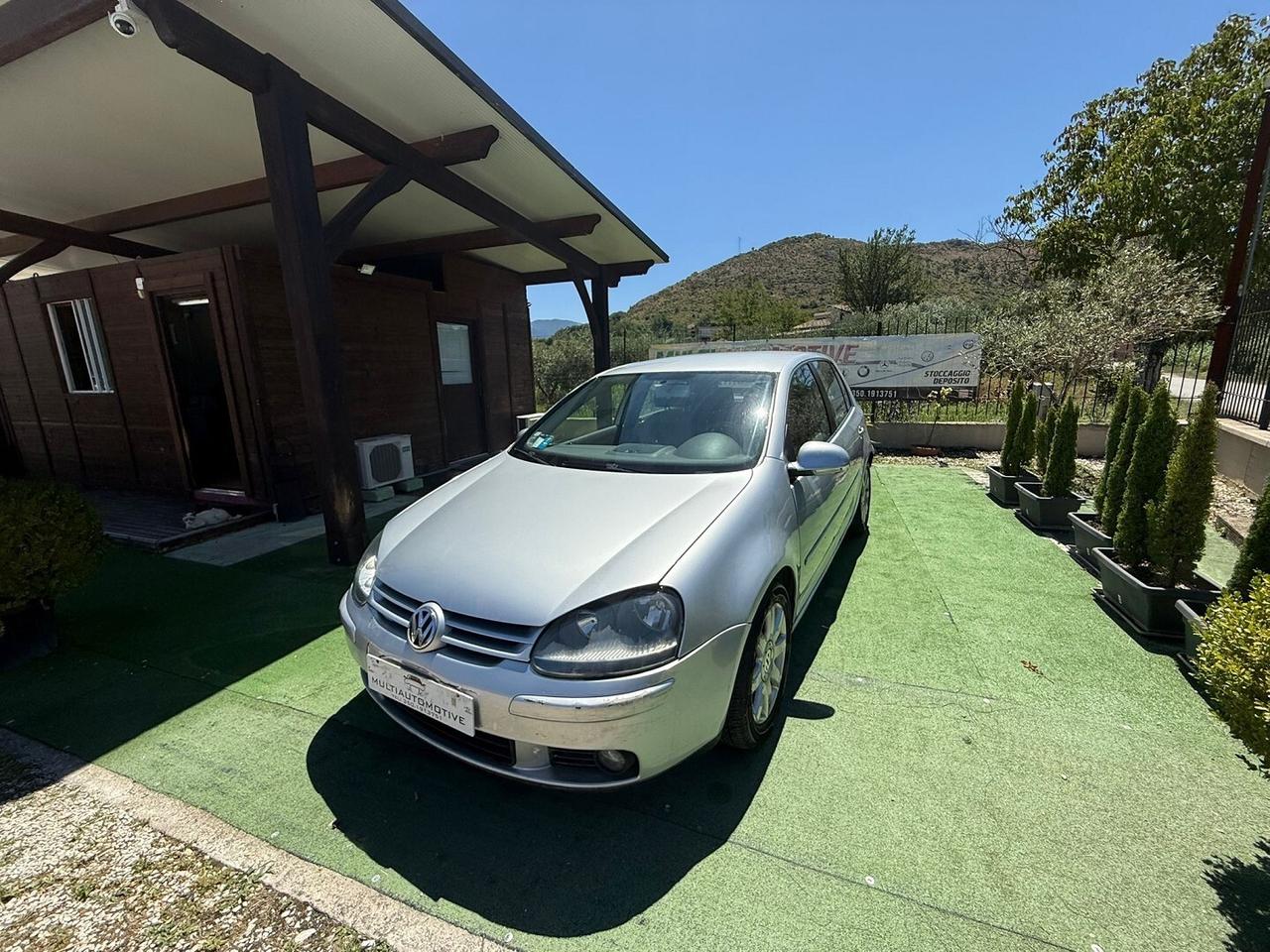 VOLKSWAGEN GOLF 5" SERIE