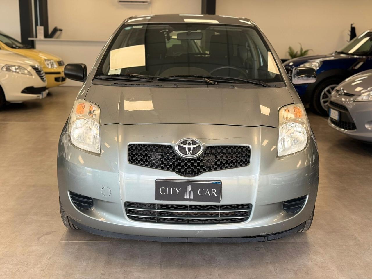 Toyota Yaris 1.0 3 porte Sol