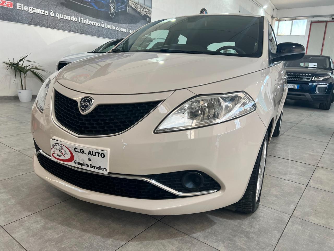 Lancia Ypsilon 1.2 69 CV Silver 2017