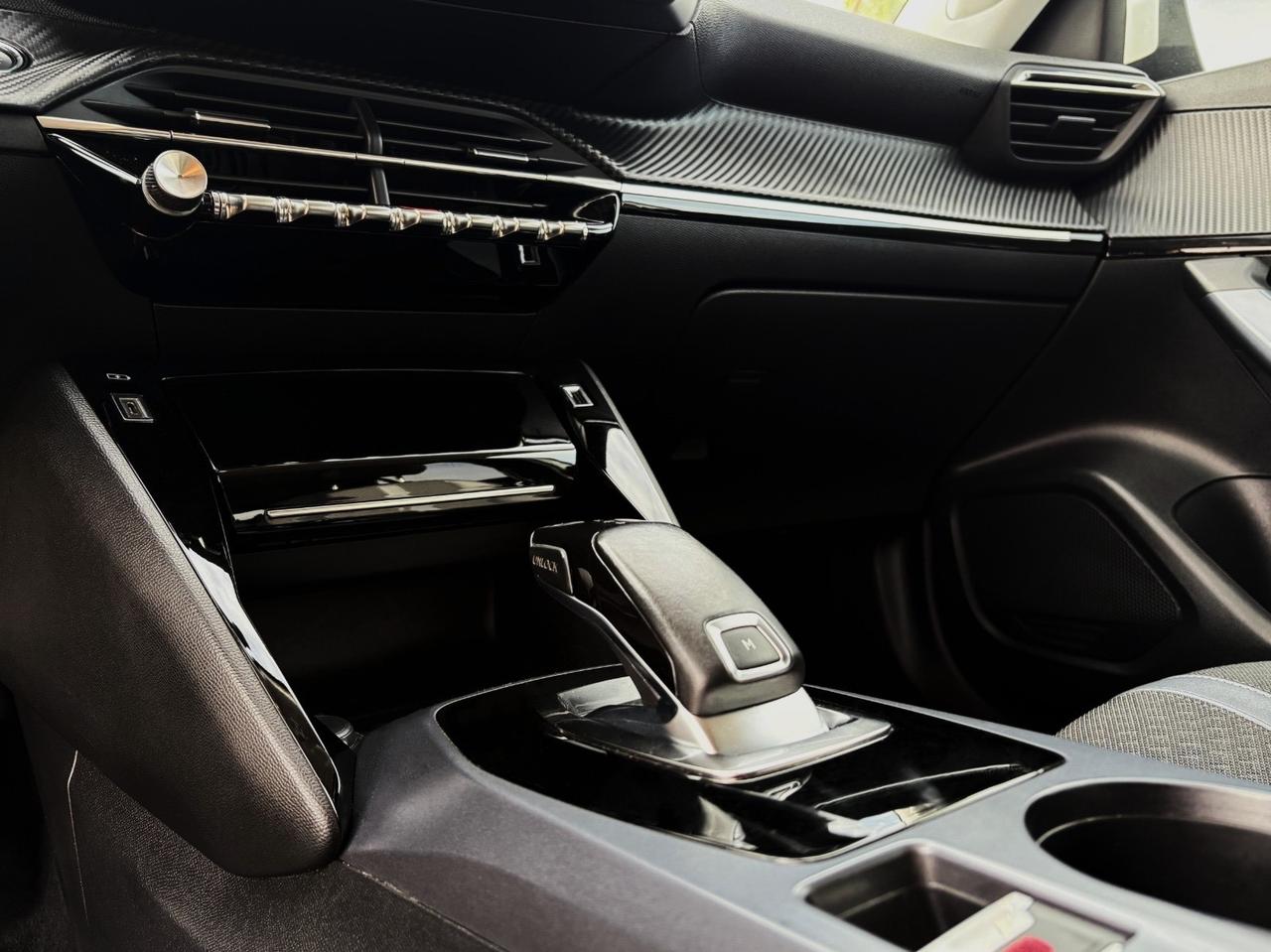 Peugeot 2008 BlueHDi 130 S&S EAT8 Allure