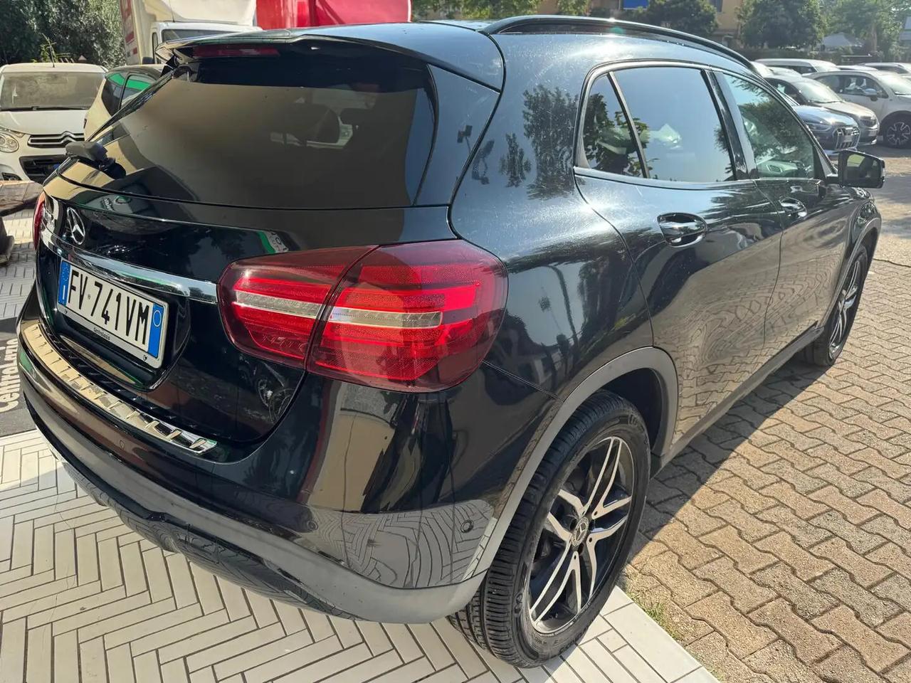 Mercedes-benz GLA 200 d Automatic 4Matic Business
