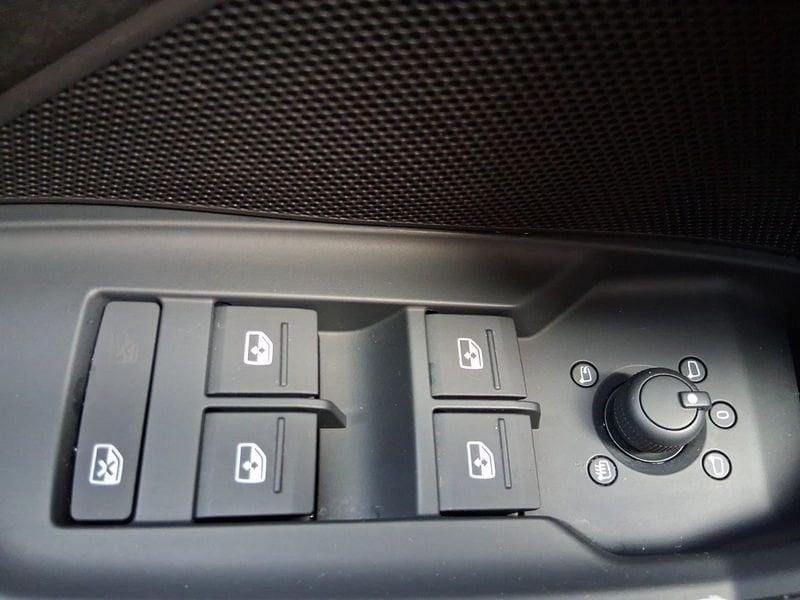 Audi A3 Sportback 30 g-tron S tronic Business Advanced