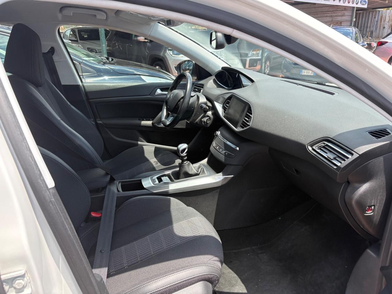 Peugeot 308 s.w.d.i.e.s.e.l. 2.0.1.9. HDi