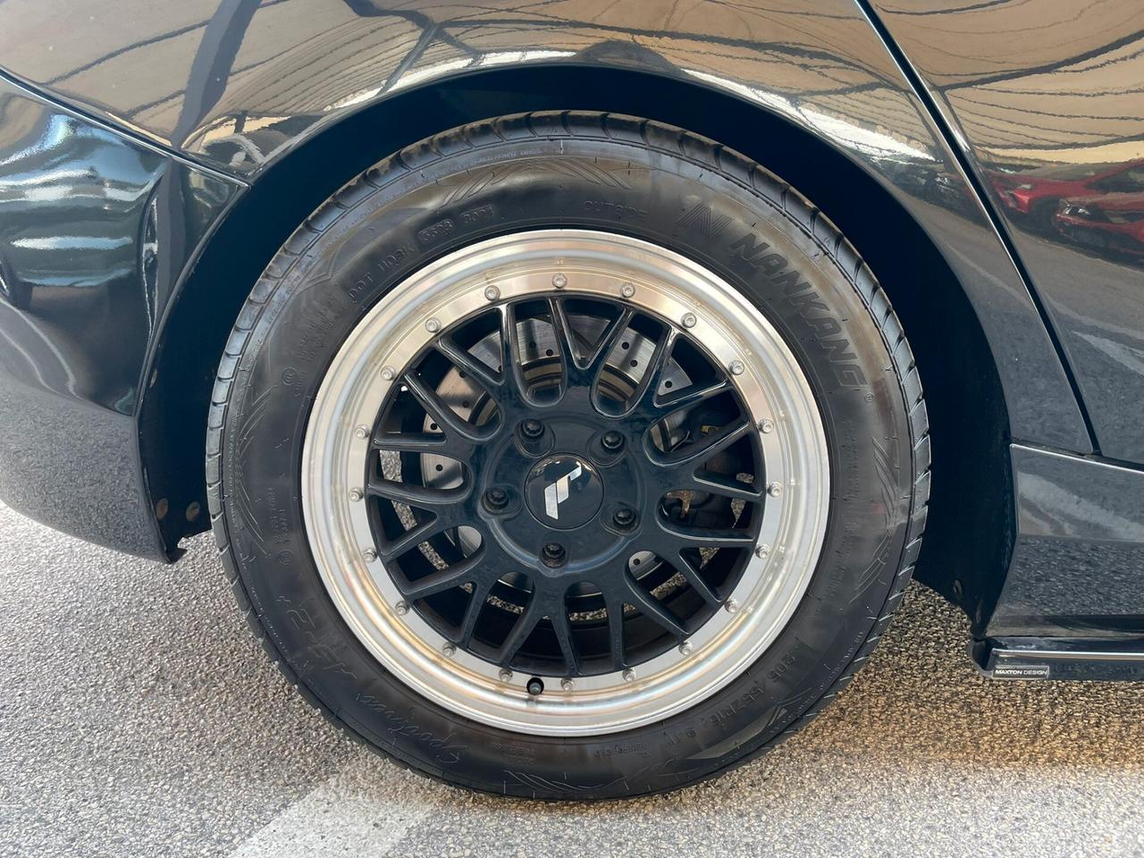 Bmw 116 116d 5p. Unique