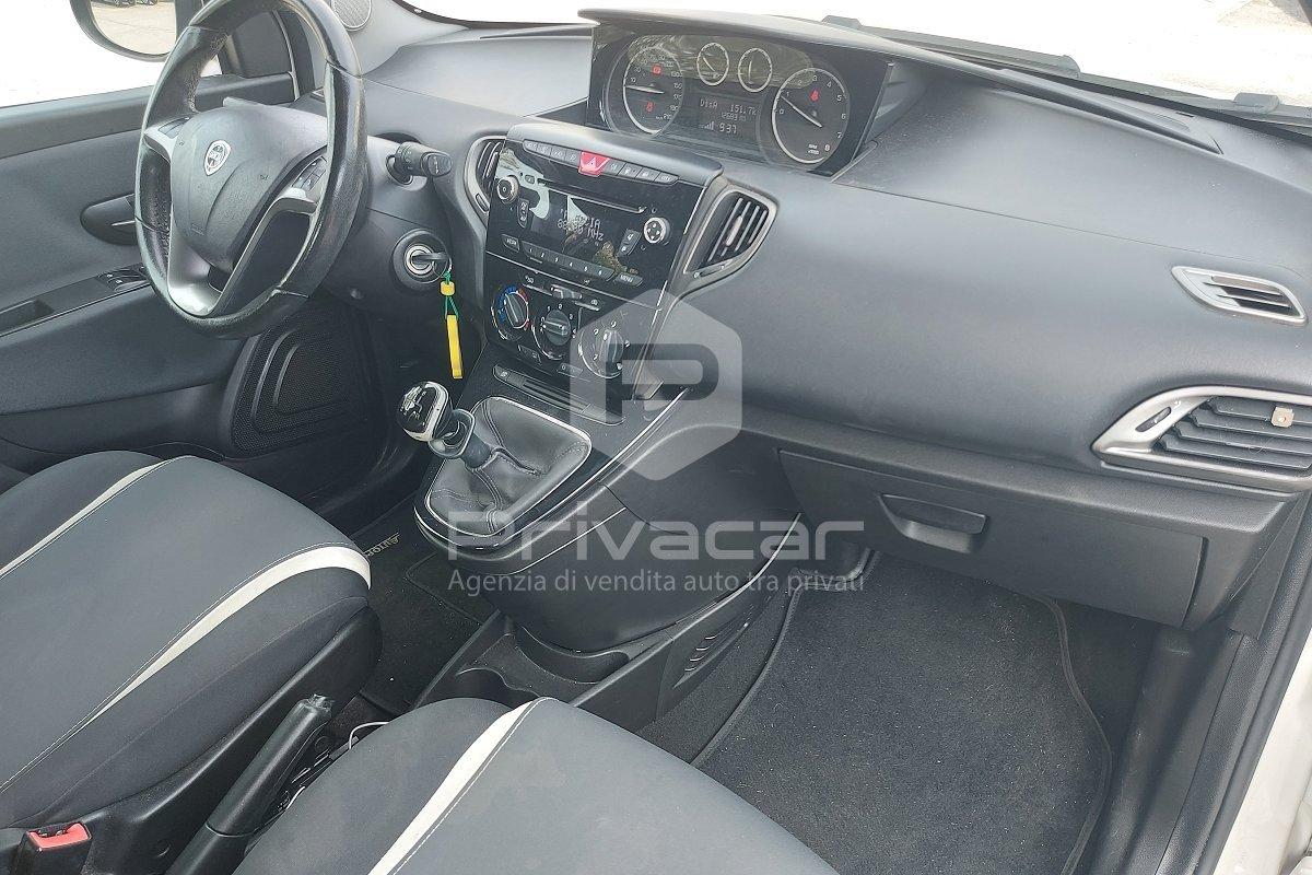 LANCIA Ypsilon 0.9 TwinAir 85 CV 5 porte Metano Ecochic Elefantino