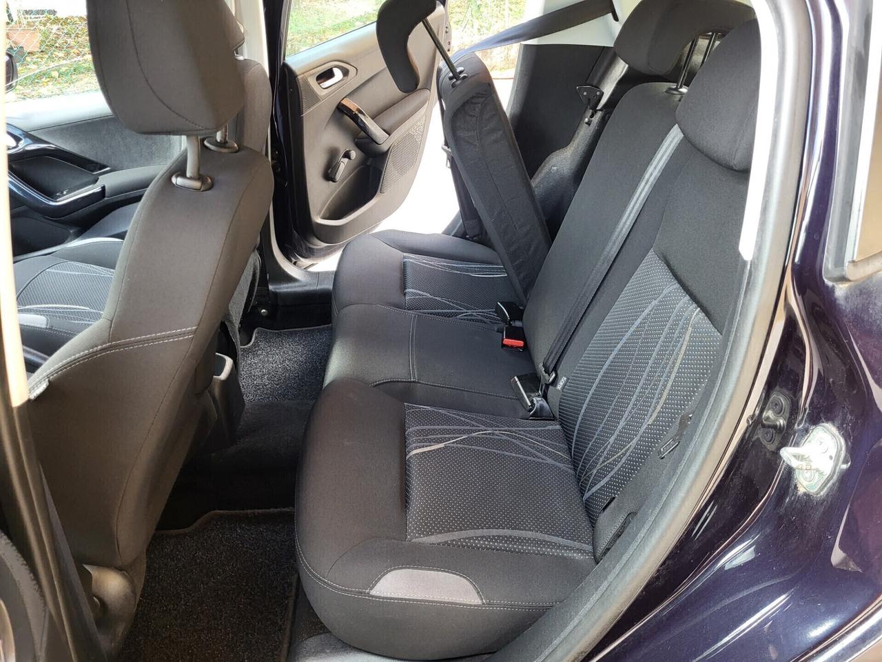 PEUGEOT 208 1,4 HDI-UNICA PROPRIETAR-4 REVISIONI