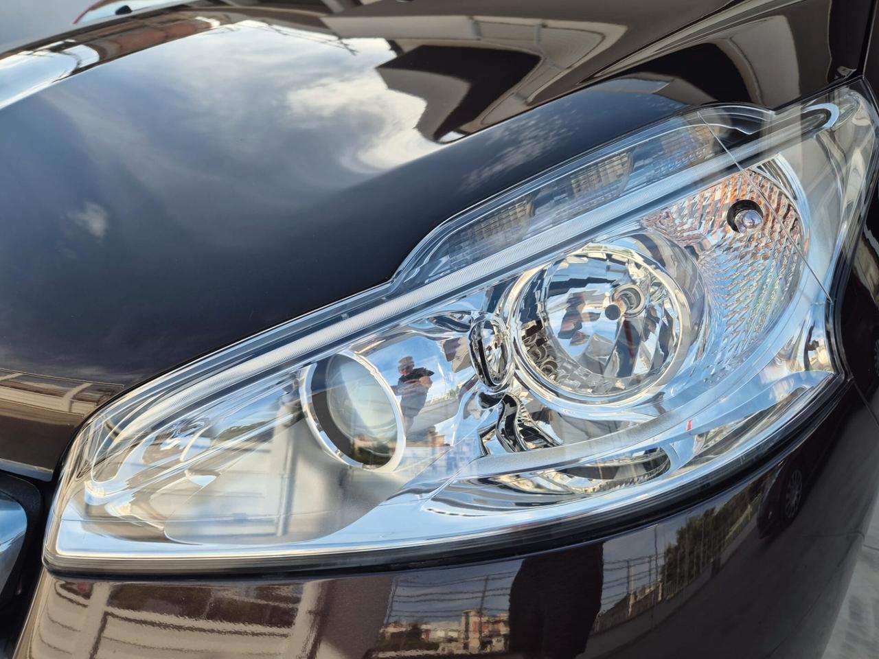 Peugeot 208 1.4 HDi 68 CV 5 porte Access