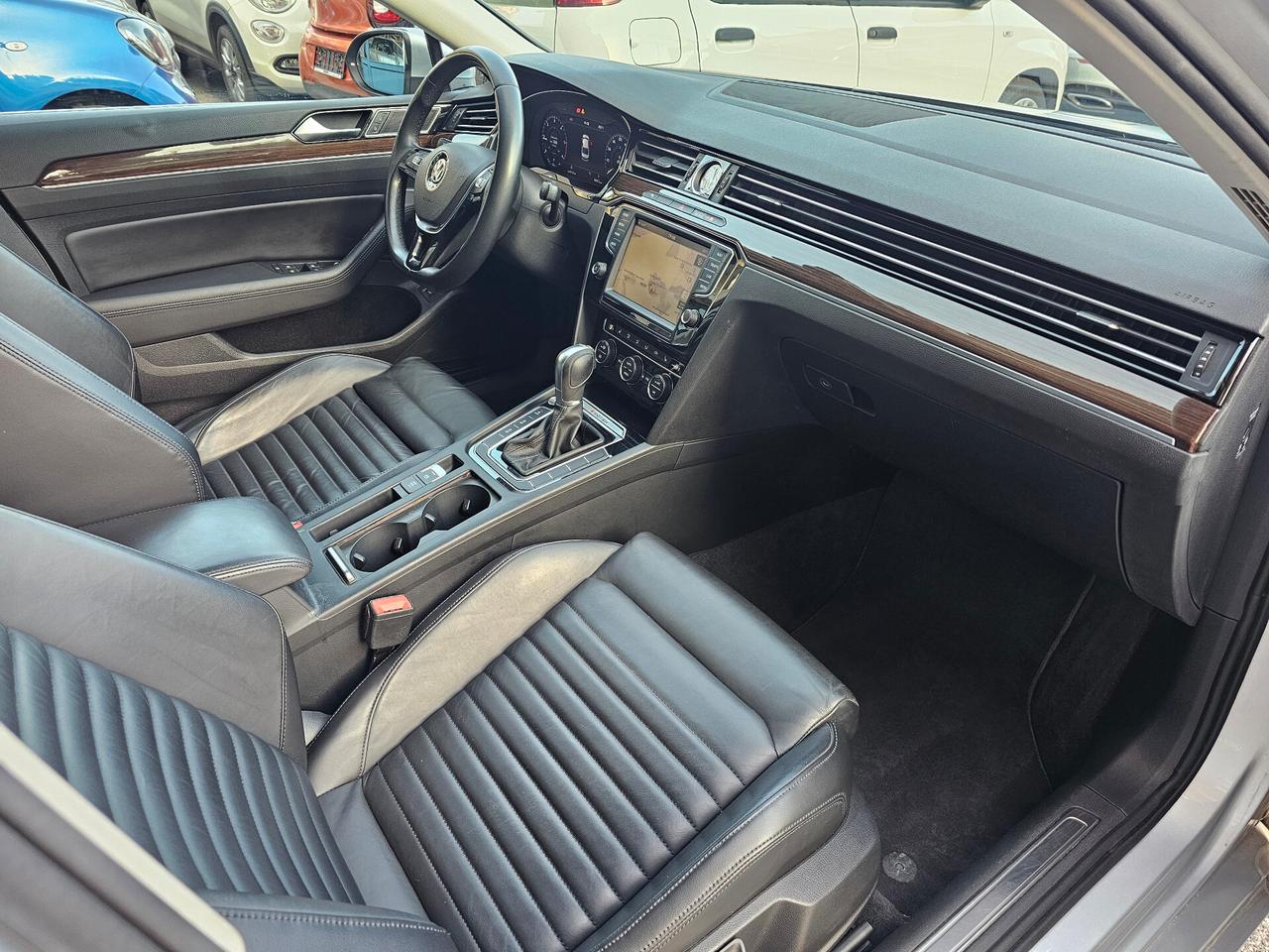 Volkswagen Passat 2.0 BiTDI 4MOTION DSG R-LINE UNIPRO' TAGL UFF FULL