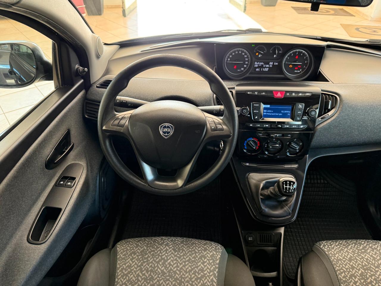 Lancia Ypsilon 1.0 FireFly 5 porte S&S Hybrid Ecochic Silver