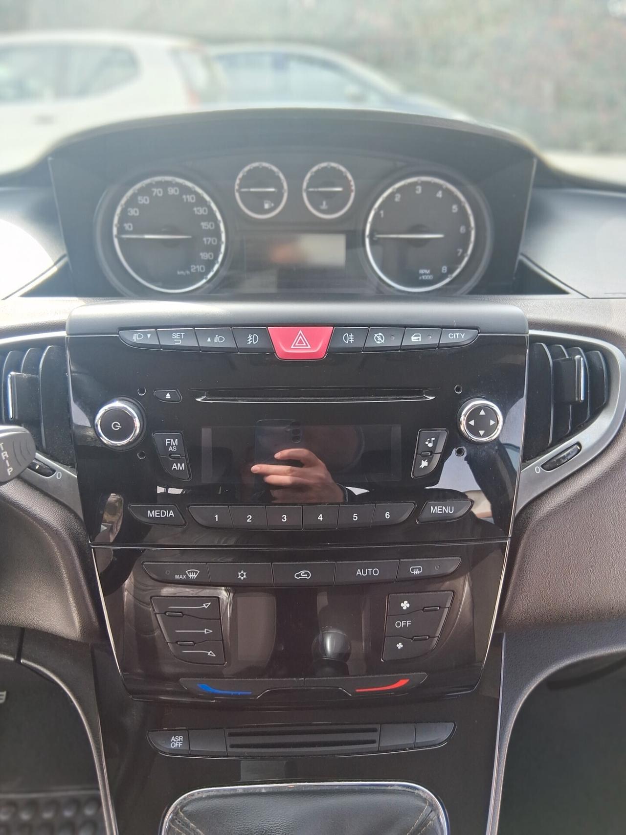 Lancia Ypsilon 1.2 69 CV Platinum