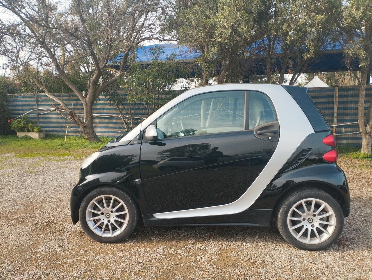 Smart ForTwo 1000 52 kW MHD coupé pure