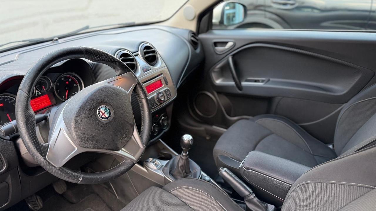 Alfa Romeo MiTo 1.6 JTDm 16V Distinctive Sport Pack