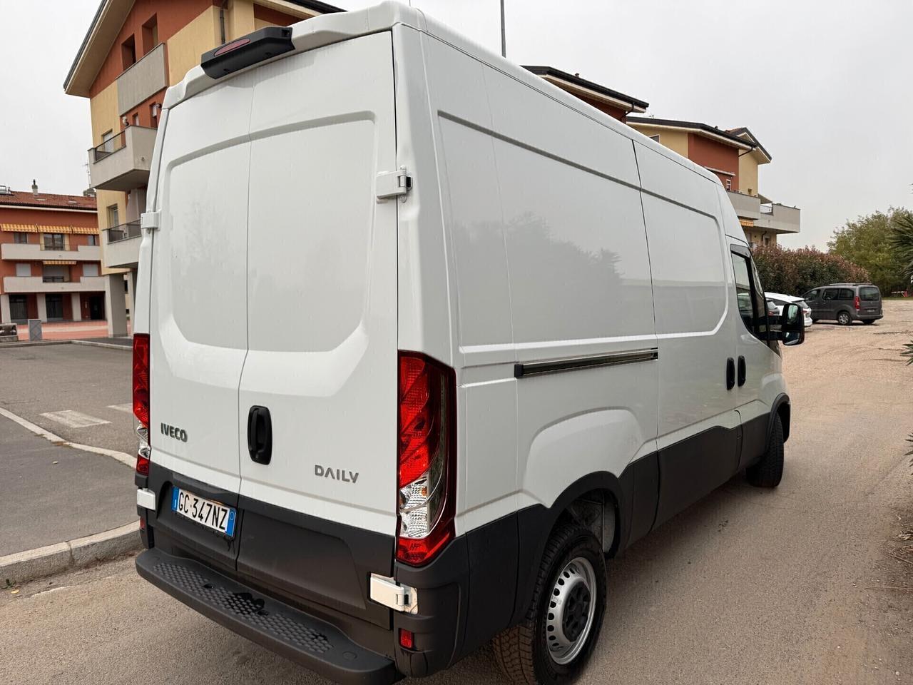 Iveco Daily 35S12V 2.3 HPT NUOVO