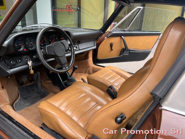 PORSCHE 911 Targa