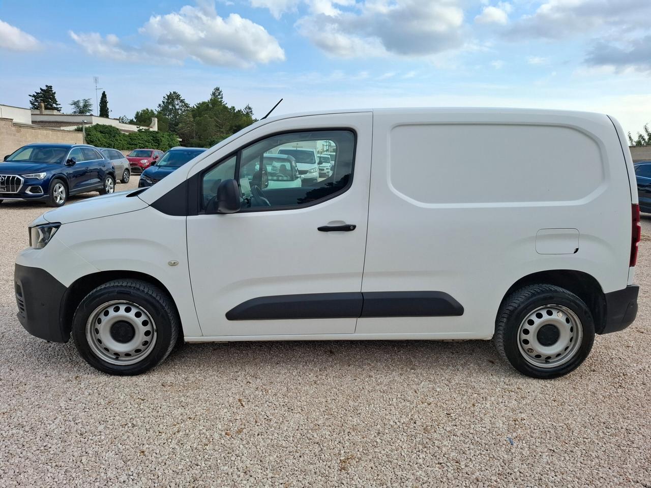 Peugeot Partner BlueHDi 100cv 3 POSTI - 1000Kg di PORTATA