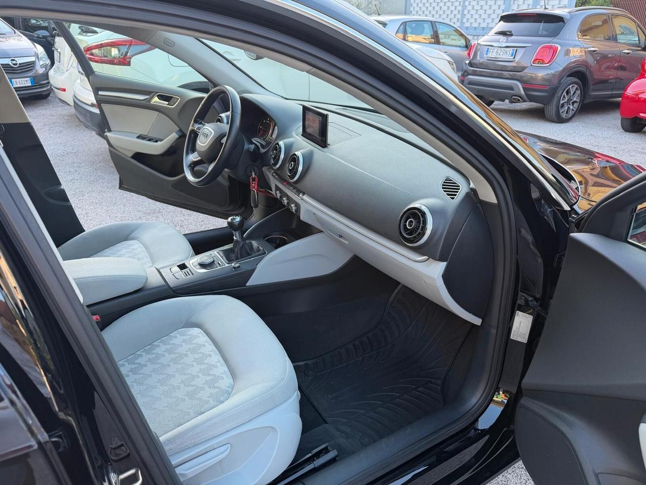 Audi A3 1.6 TDI clean diesel Attraction