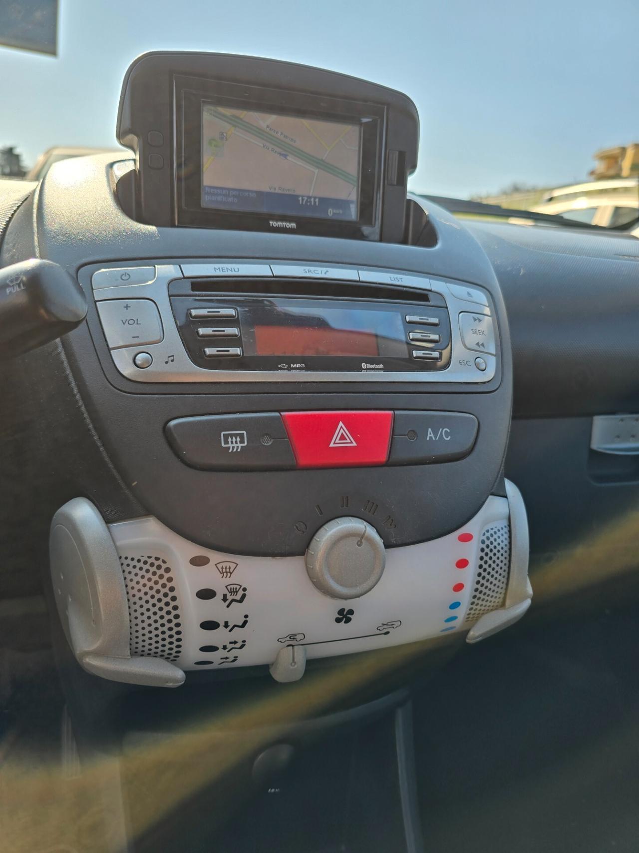 Toyota Aygo 1.0 12V VVT-i 5 porte Lounge Connect MMT