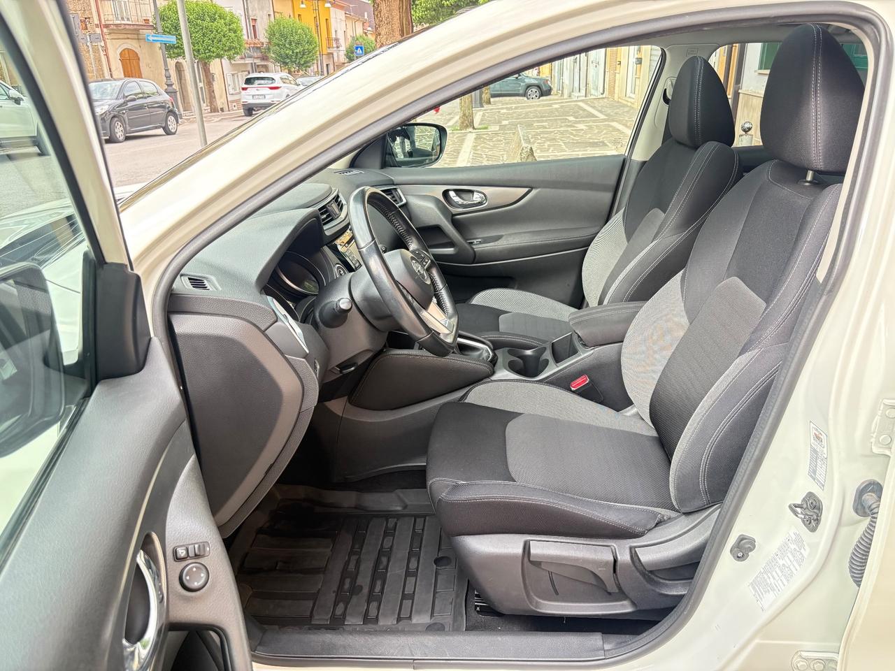 Nissan Qashqai 1.5dCi N-Connecta BIANCO PERLA FULL/LED
