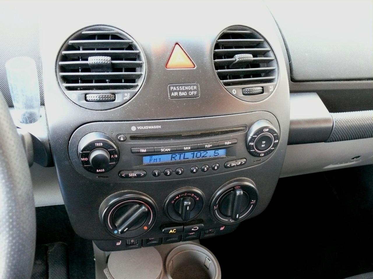 Volkswagen New Beetle 1.6 Cabrio (M1397)