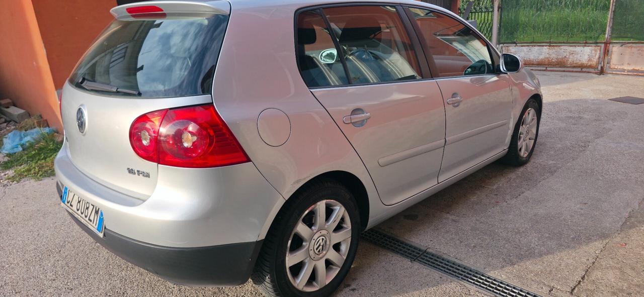 Volkswagen Golf 1.6 16V FSI 5p. Sportline