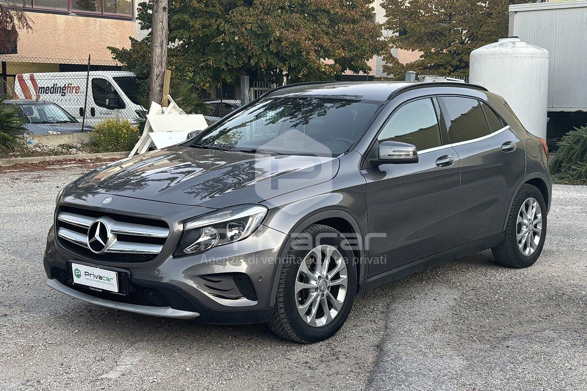 MERCEDES GLA 180 d Automatic Premium