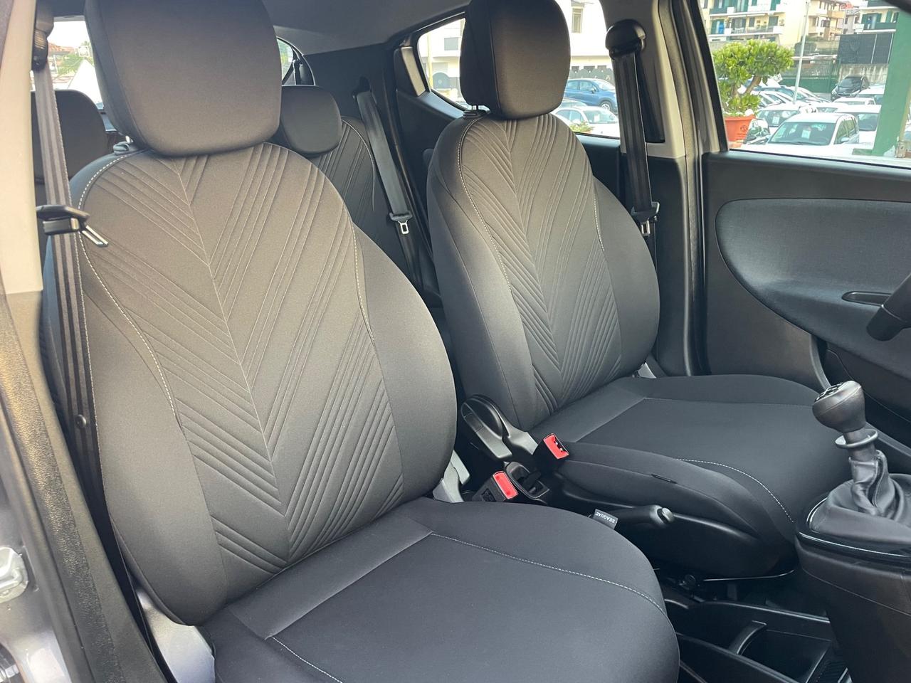 LANCIA YPSILON 1.0 BENZINA 70 (CV) 2022