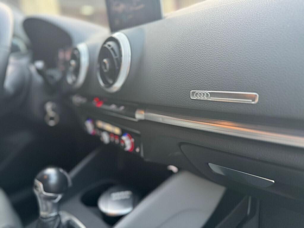 a3 sportback 30tdi 115cv S-tronic Cockpit Pelle