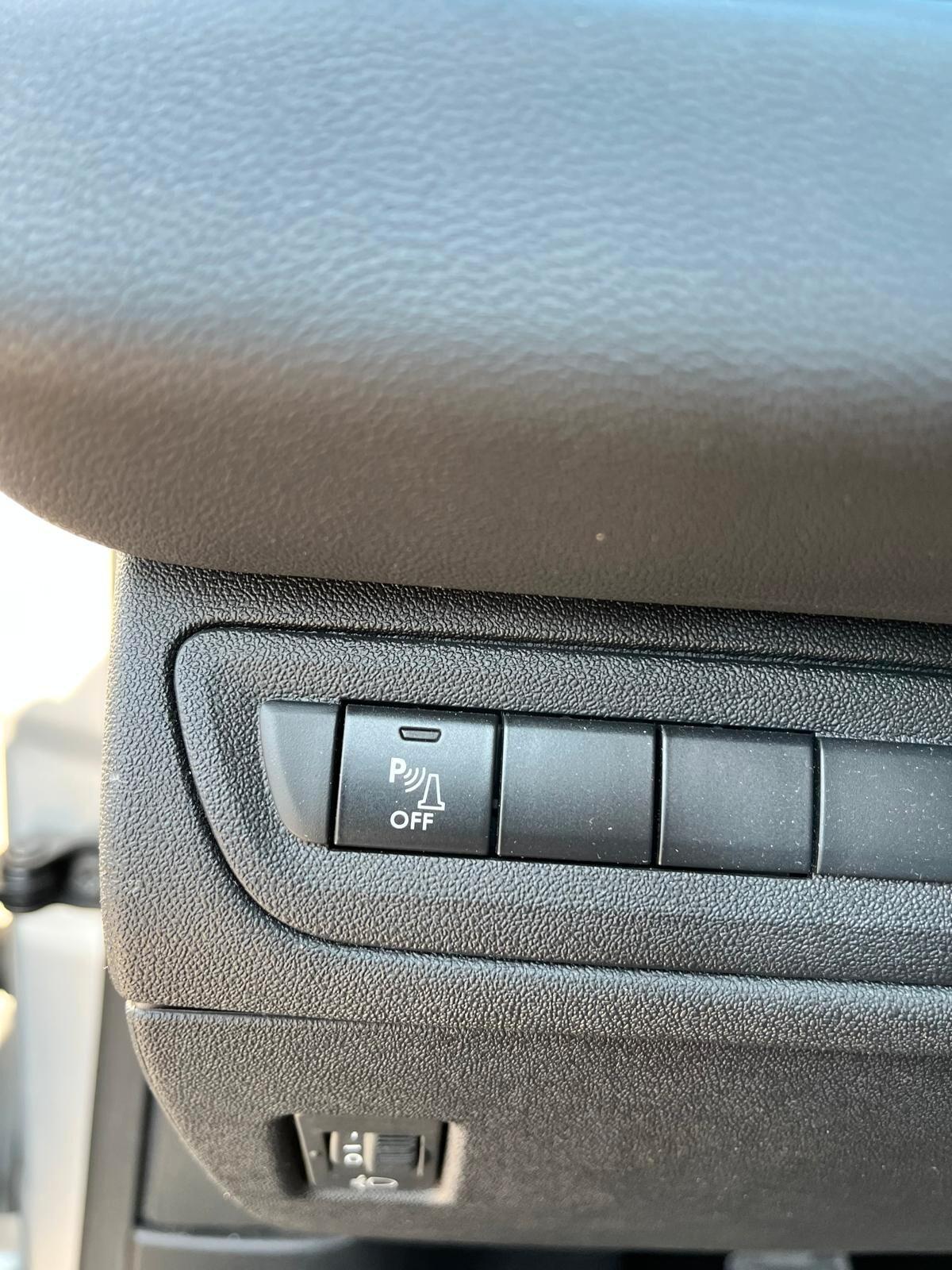 Peugeot 208 PureTech 82 5 porte Allure