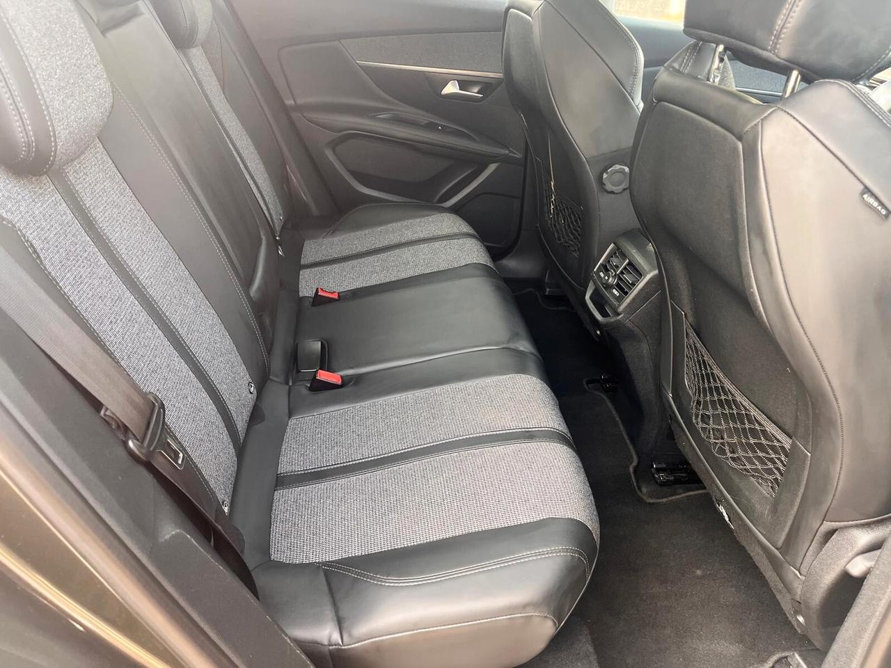 Peugeot 3008 BlueHDi 120 EAT6 S&S Allure