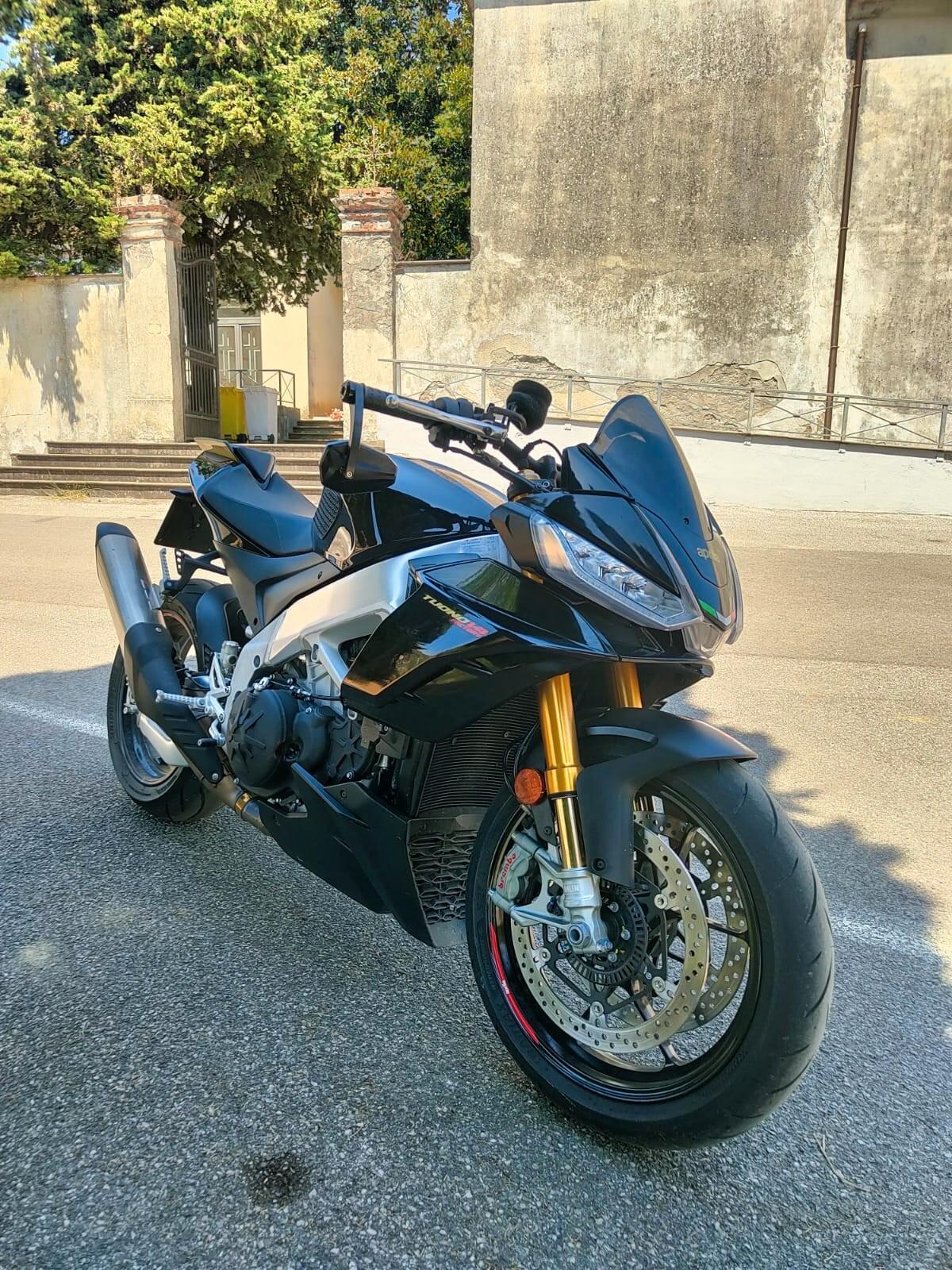 Aprilia Tuono V4 1100 factory