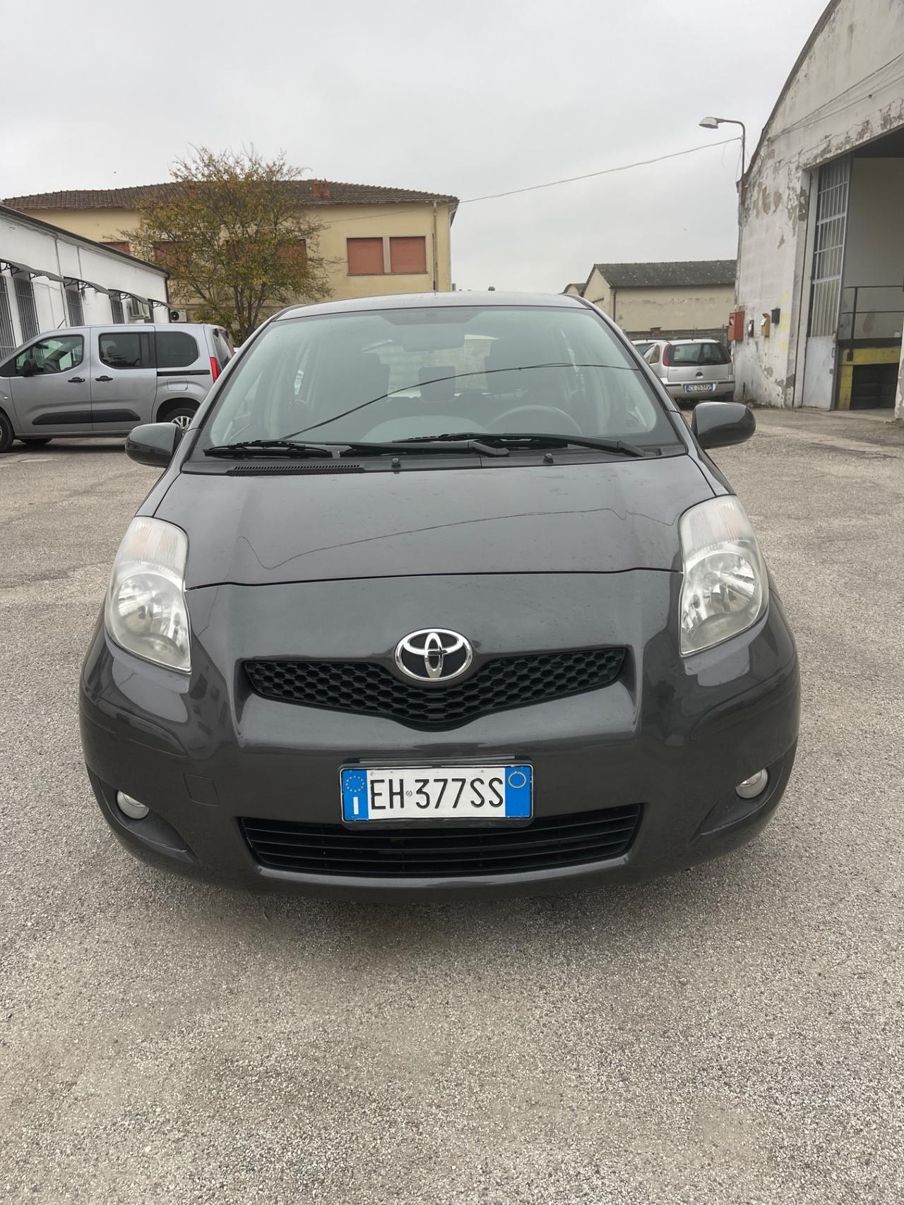 Toyota Yaris 1.3 5 porte Sol