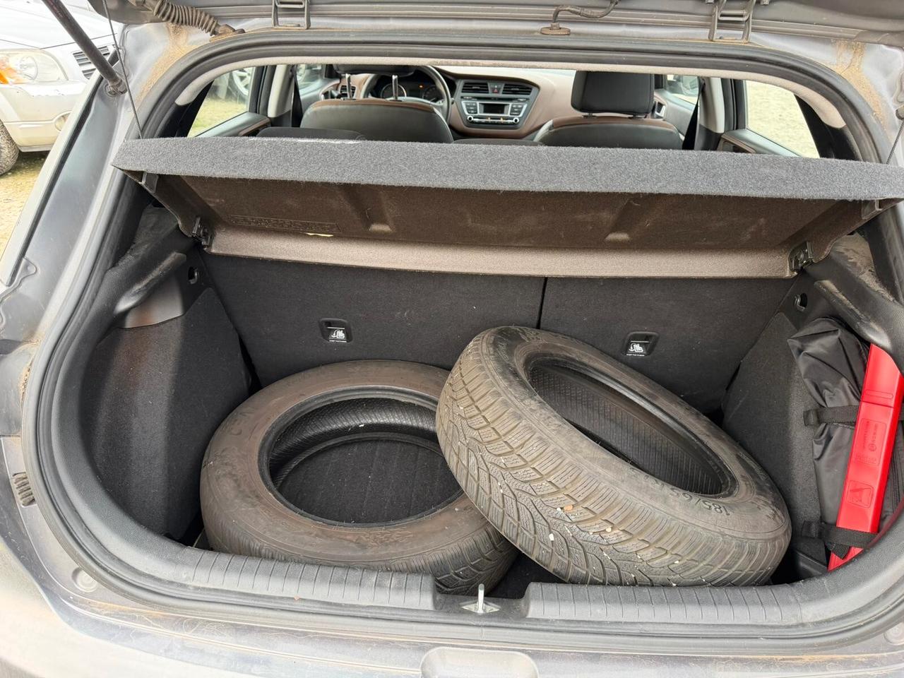 Hyundai i20 1.3 5 porte Classic come da foto e descrizione