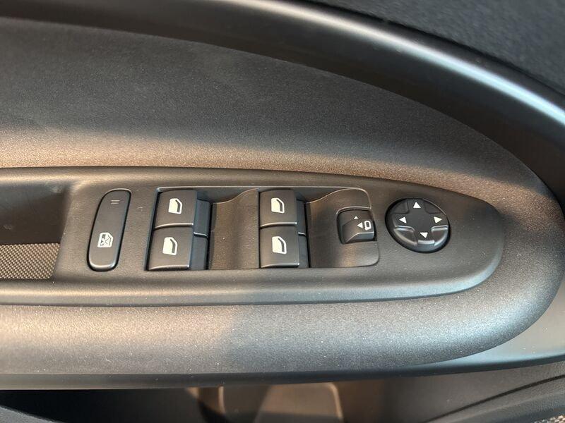 Alfa Romeo Junior 1.2 136 CV Hybrid eDCT6