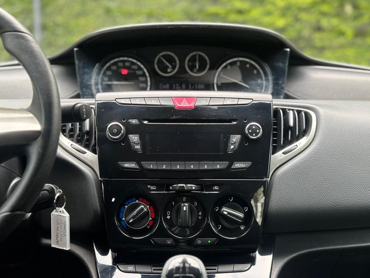 Lancia Ypsilon 1.2 69 CV 5 porte Gold