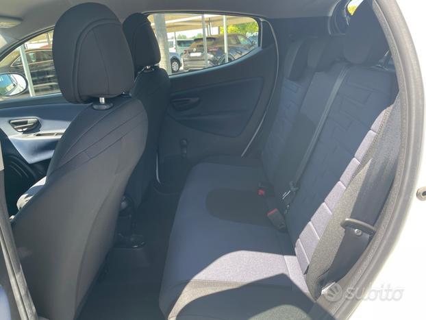 Lancia Ypsilon 1.0 firefly hybrid Platino 70cv KM0