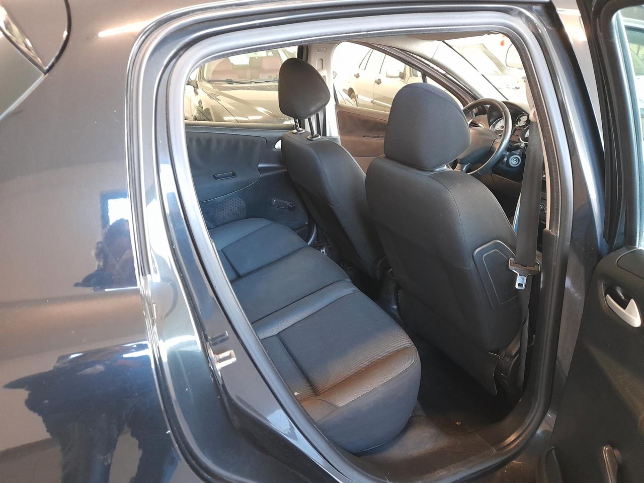 Peugeot 207 1.4 8V 75CV 5p. Active